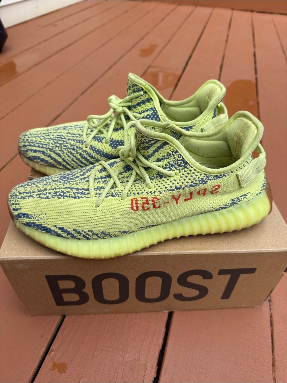 2017 adidas Yeezy Boost 350 V2 'Semi
Frozen Yellow' used with box. men’s size 11